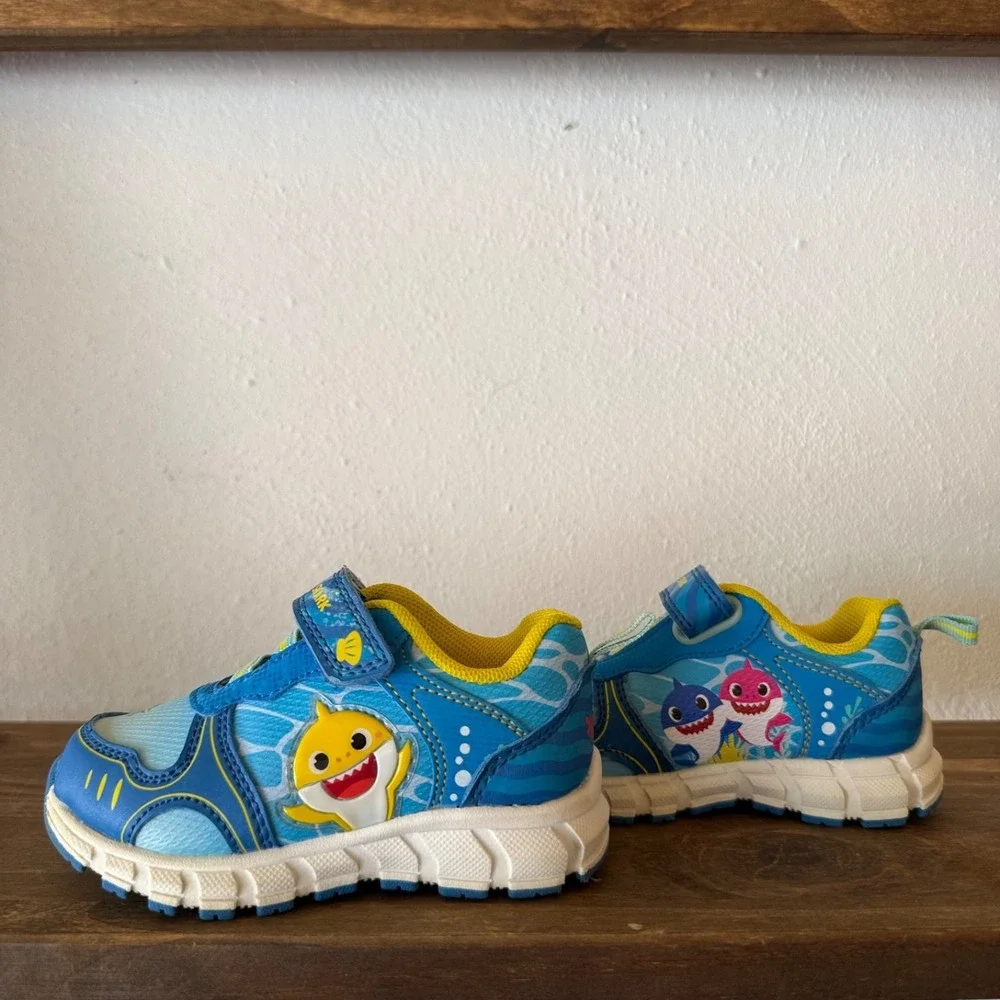 Baby Shark Toddler Sneakers Size 6 Blue Hook & Loop Nickelodeon Pinkfong